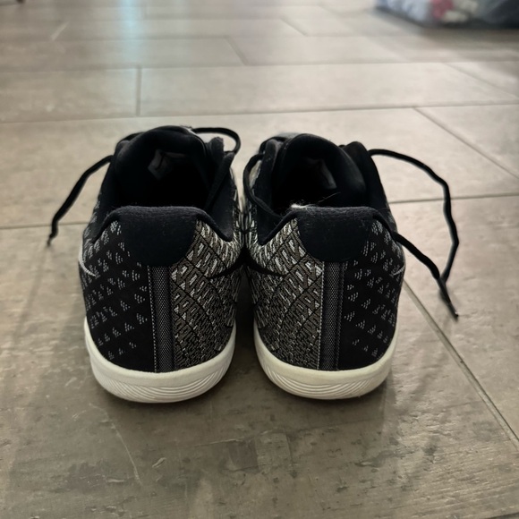 Nike Mamba Instincts in Black and Gold - Picture 3 of 5